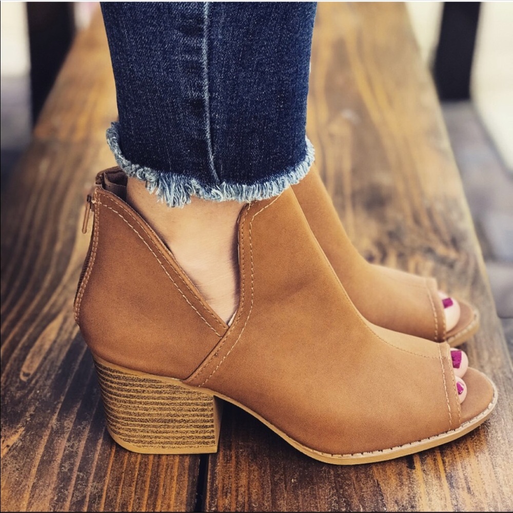 Qupid peep toe booties, new, sz 8.5-9.